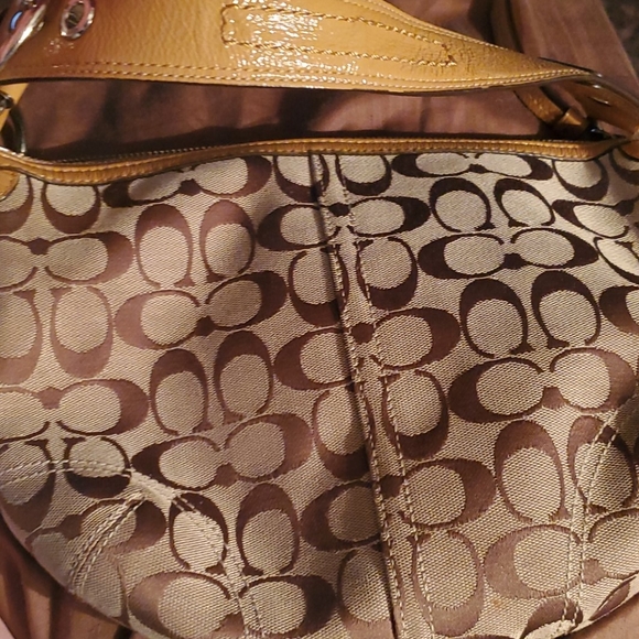 Hobo coach bag, missing keychain - Picture 3 of 5